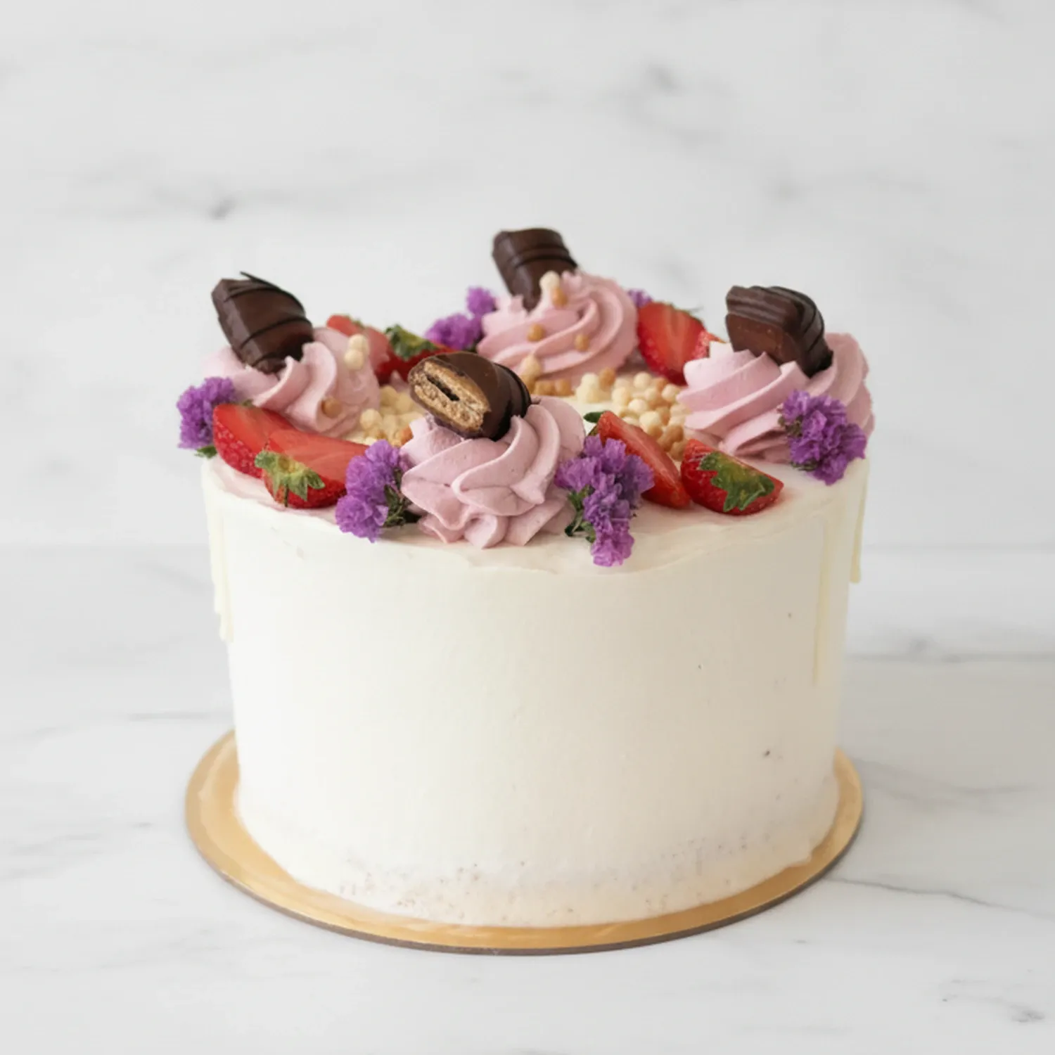 Tort long cake z owocami - widok z przodu